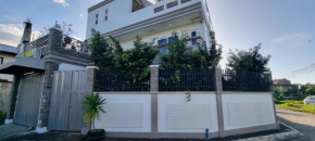 cheerful 4 bedroom 3 storey house